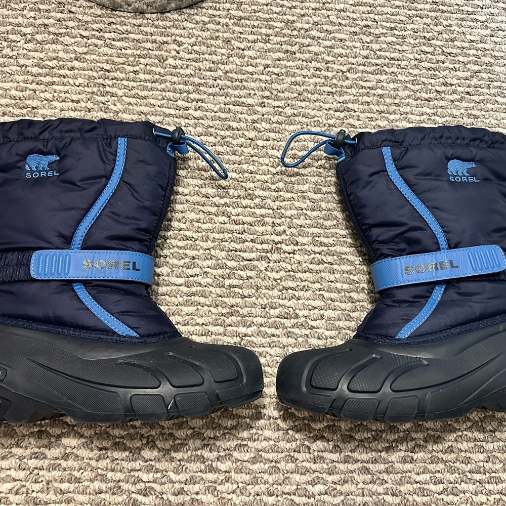 Sorel unisex-child Youth/Children's Flurry Boot Snow Boot(rarely used)/US size 5